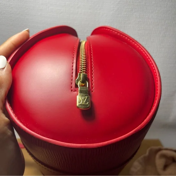 AUTHENTIC Louis Vuitton Epi Soufflot handbag and pouch - Picture 7 of 16